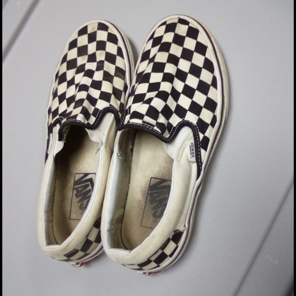 A used pair of vans - Picture 1 of 4